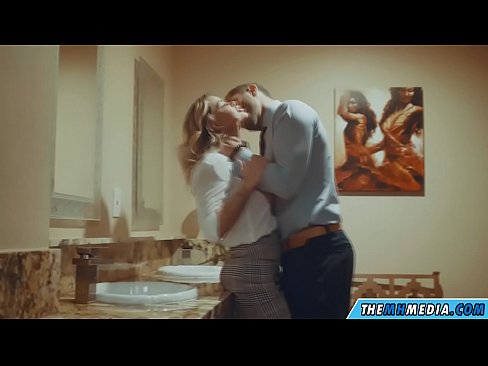 ❤️ وقتی یک بلوند بی تنه شما را در یک دستشویی عمومی اغوا می کند ️❌ پورن مقعد در fa.wassell.ru